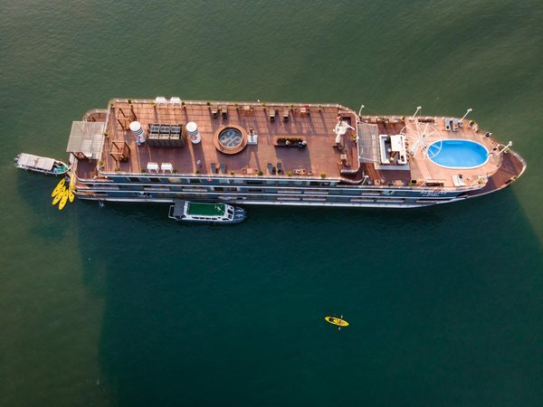 Quels sont les meilleurs endroits pour louer une maison de vacances en Provence avec des cours de cuisine et des ateliers de peinture?